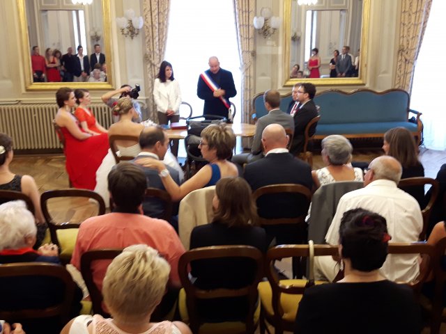 Mariage cérémonie civile à la mairie d'Annecy